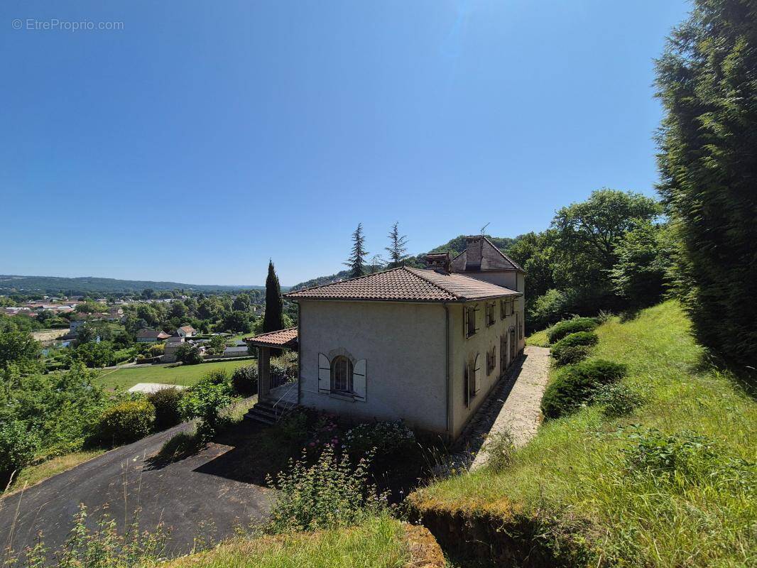 Maison à TERRASSON-LAVILLEDIEU