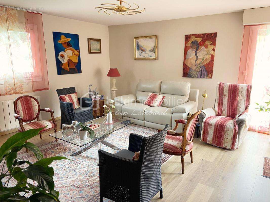 Appartement à MONT-SAINT-AIGNAN