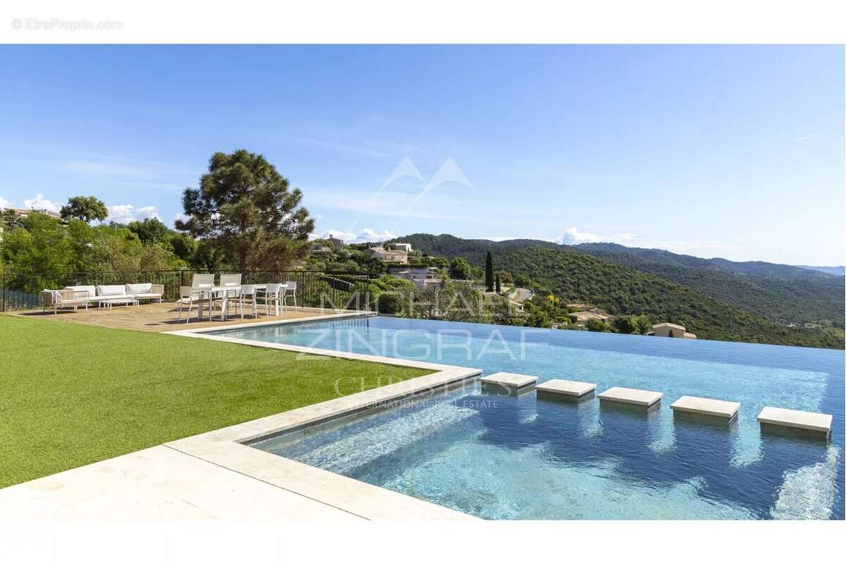 Maison à MANDELIEU-LA-NAPOULE