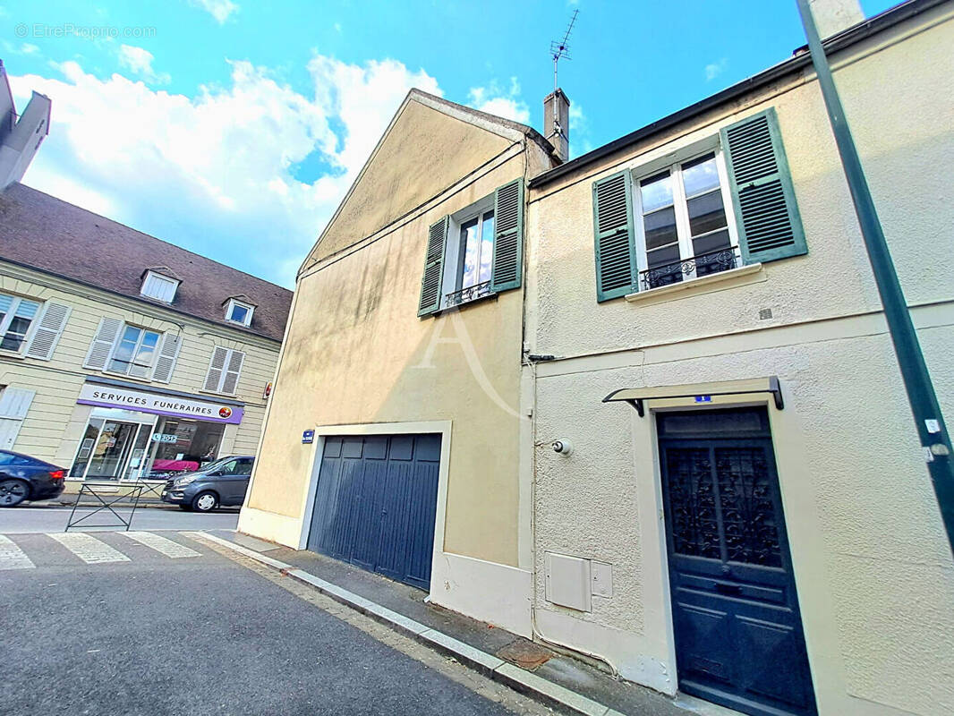 Maison à ETAMPES