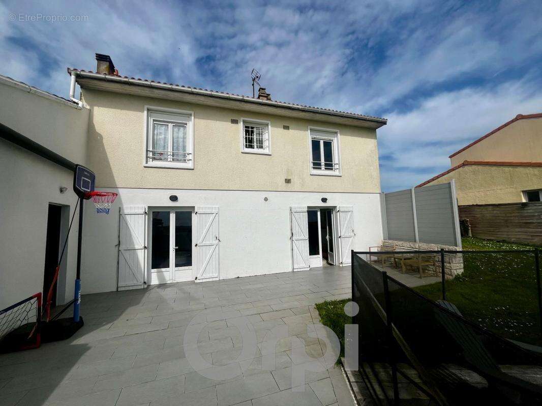 Maison à ESNANDES