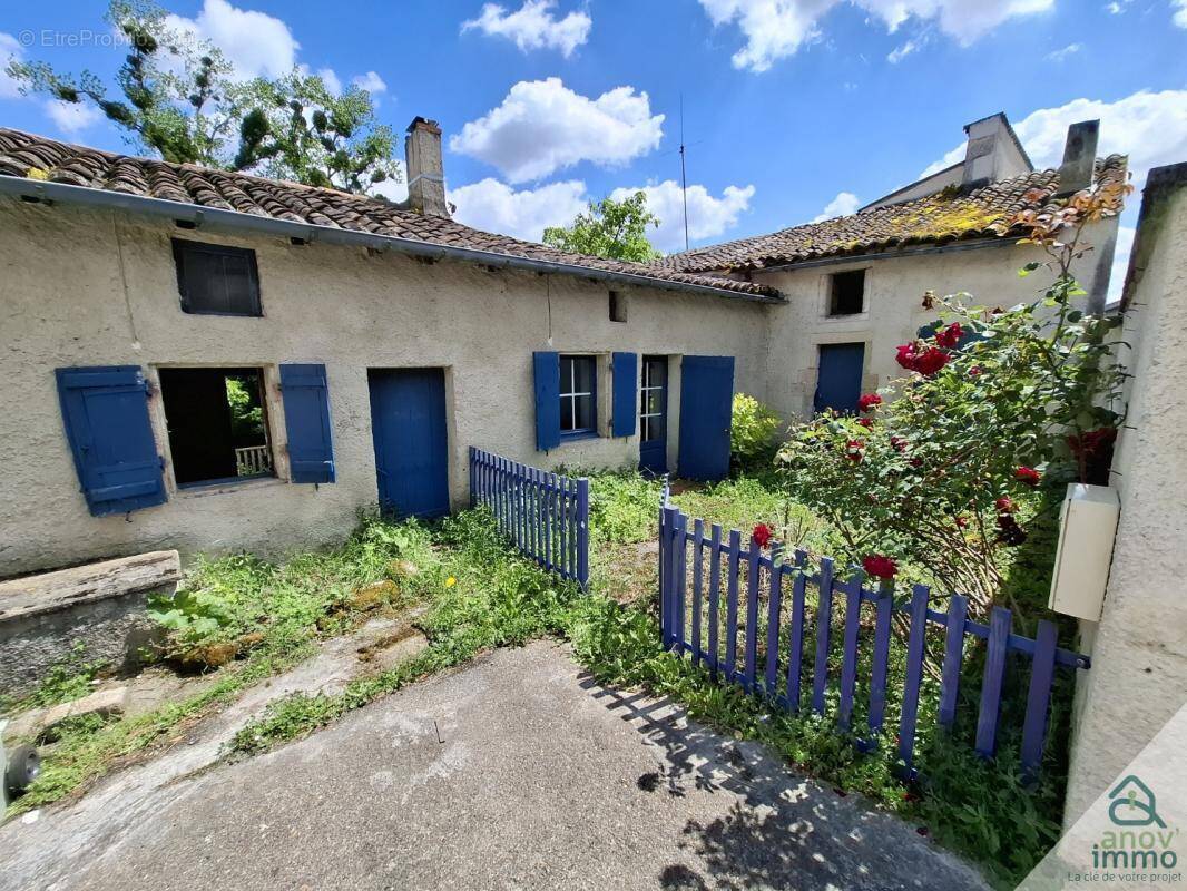 Maison à JAVREZAC