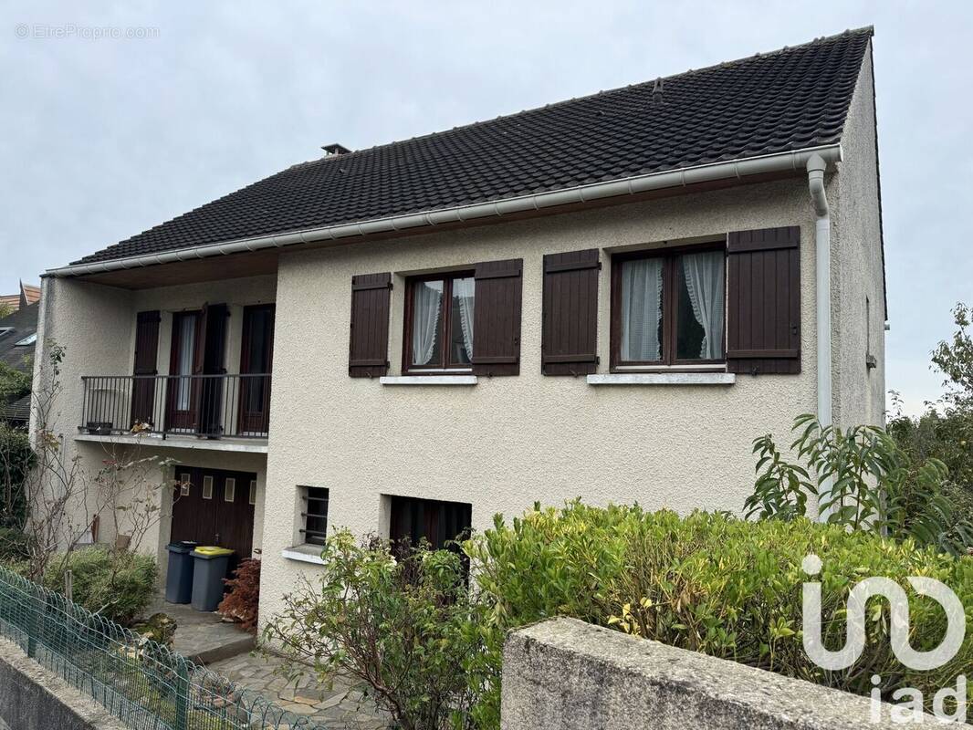 Photo 1 - Maison à VERRIERES-LE-BUISSON