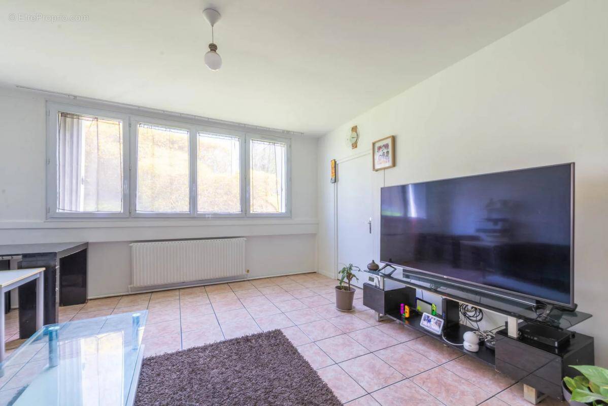 Appartement à BEYNES