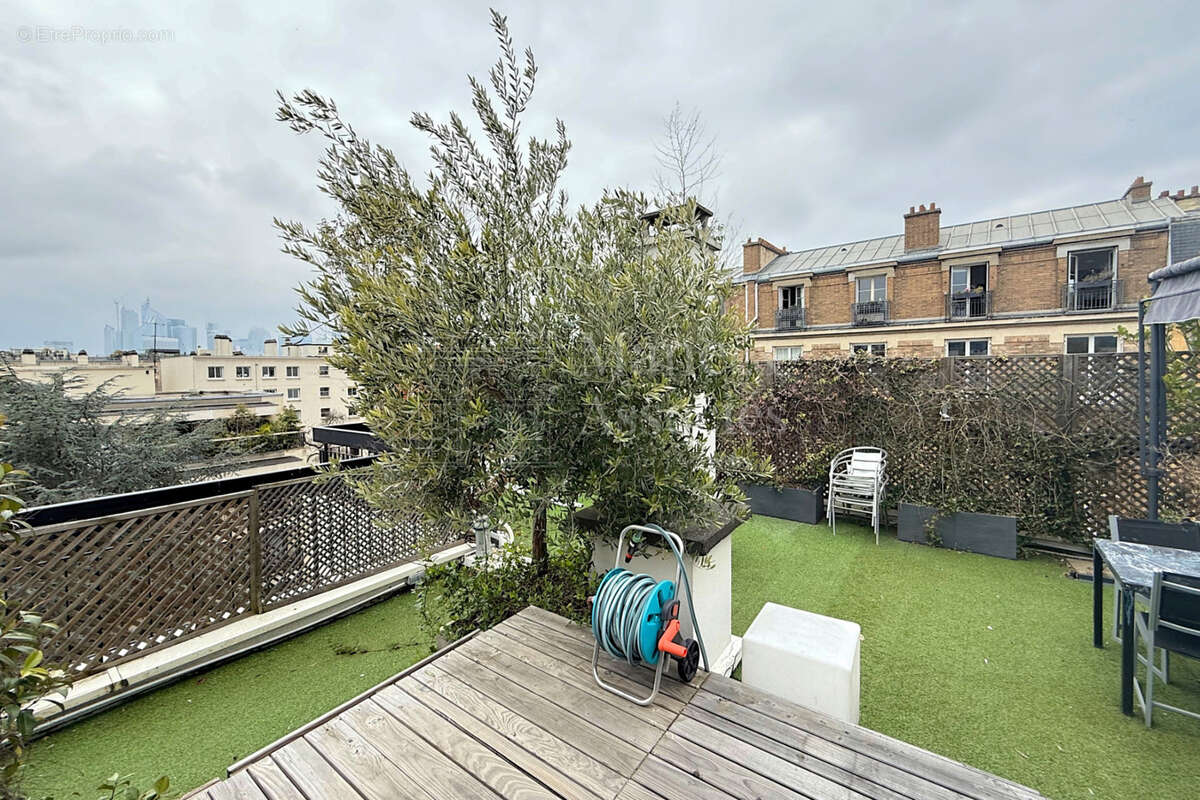 Appartement à NEUILLY-SUR-SEINE