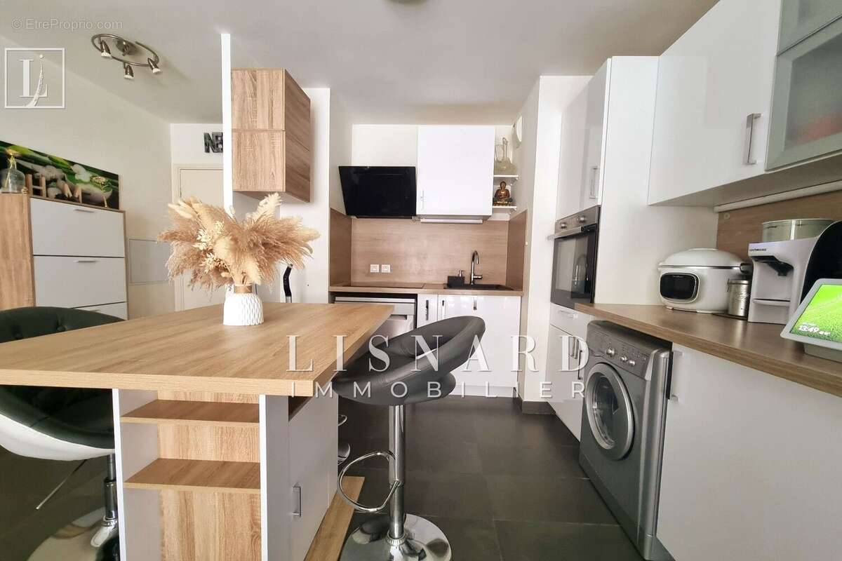 Appartement à VALLAURIS