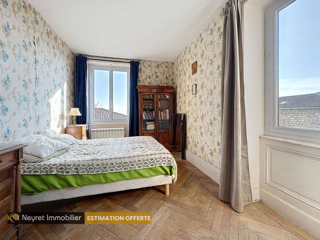 Maison à LUCENAY