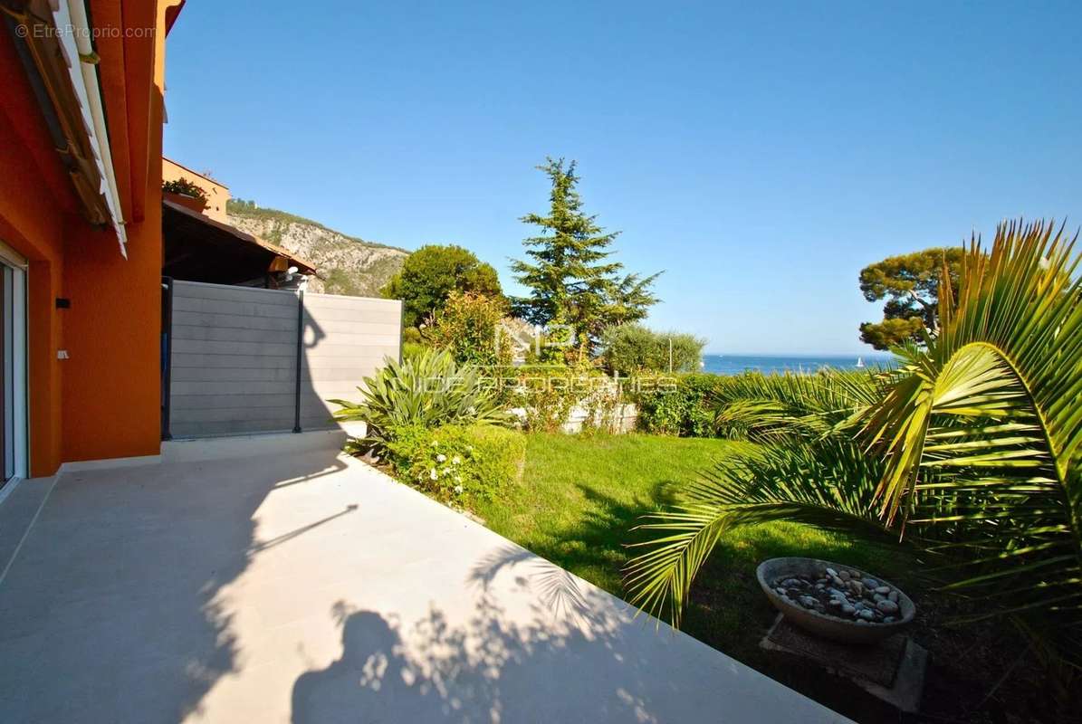 Appartement à EZE