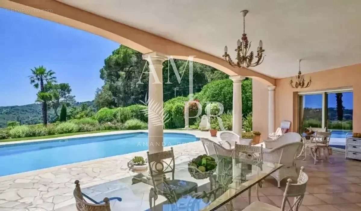Maison à VALLAURIS