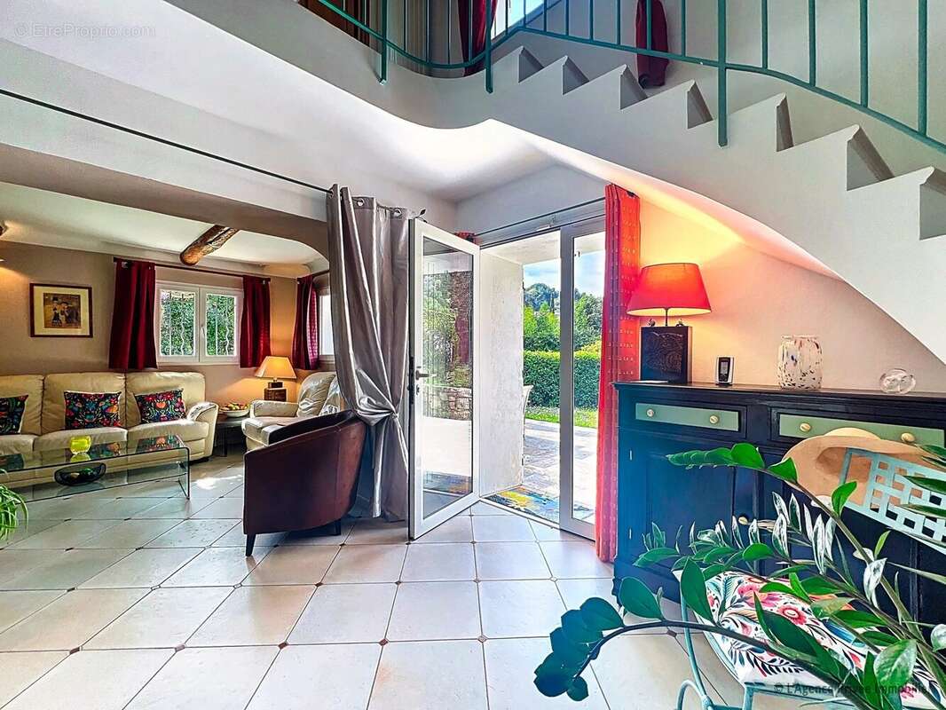 Maison à MOUGINS