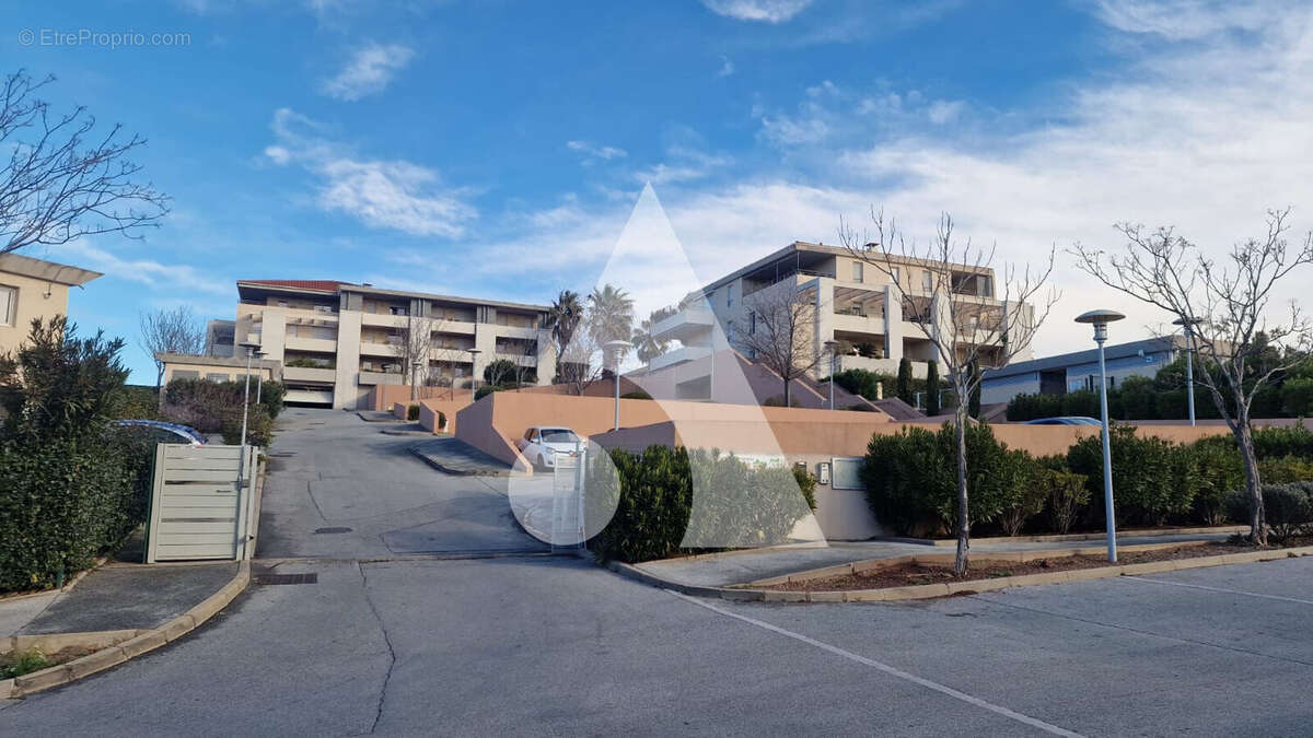Appartement à ROQUEBRUNE-SUR-ARGENS
