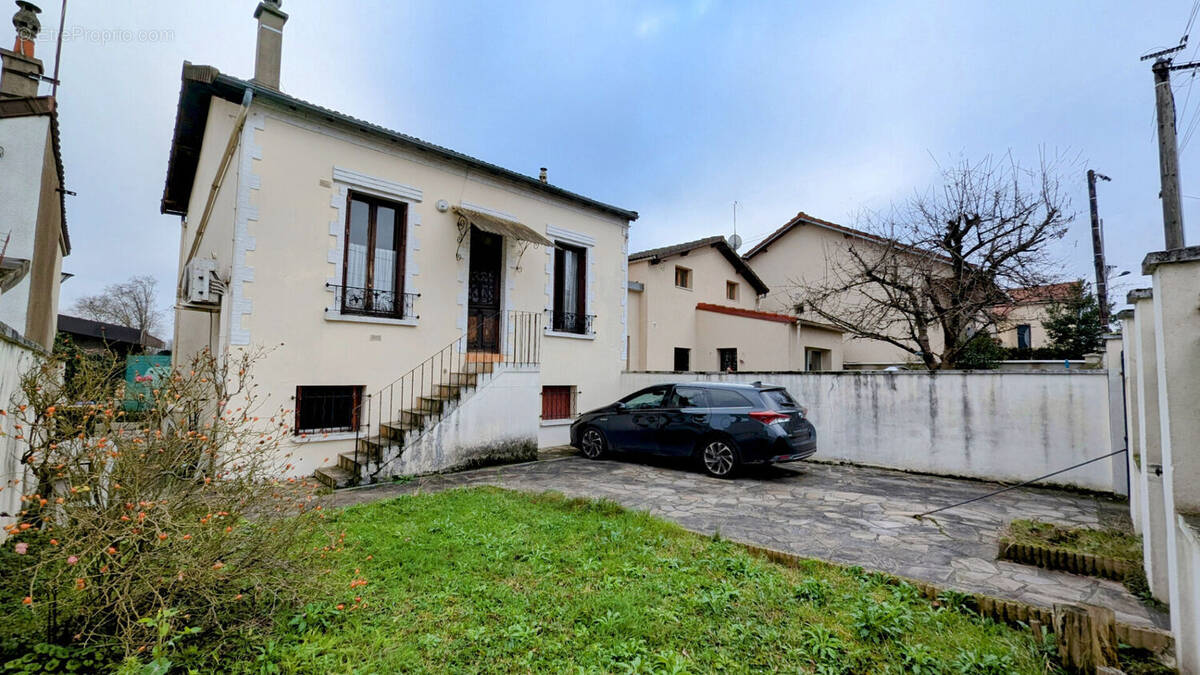 Maison à SAINT-DENIS