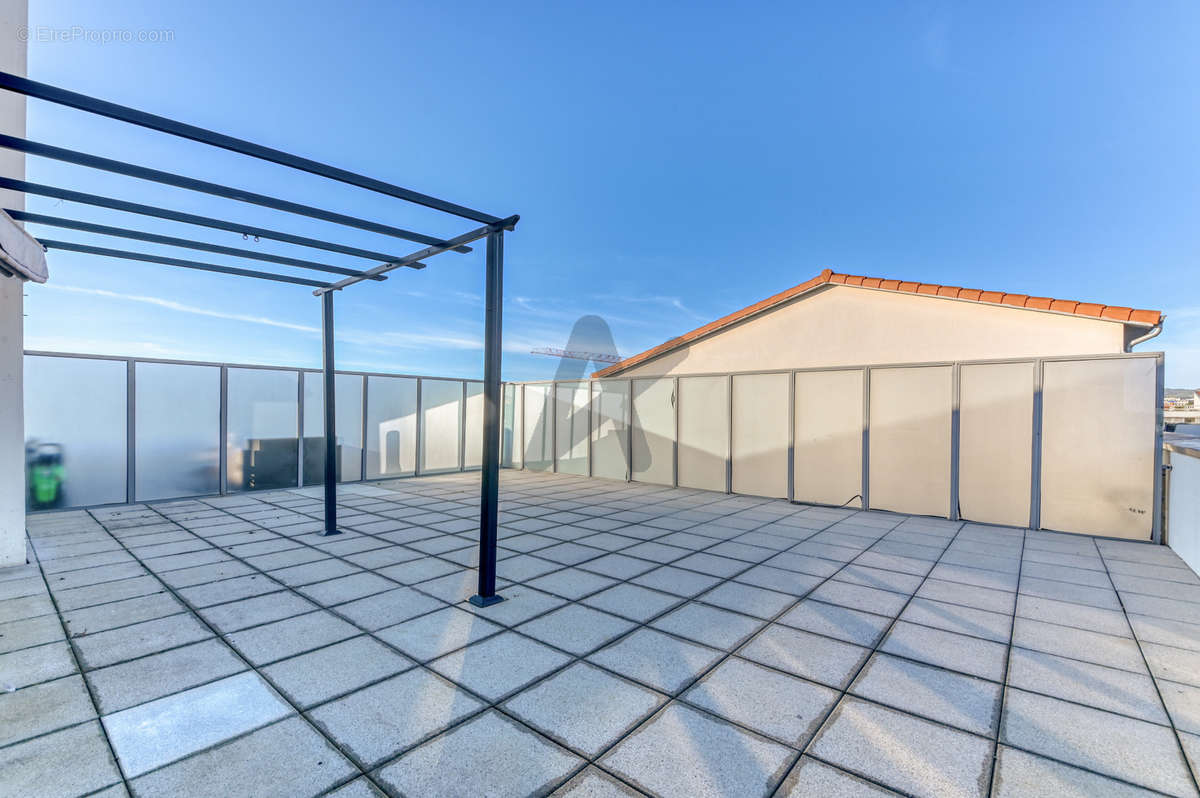 Appartement à TASSIN-LA-DEMI-LUNE