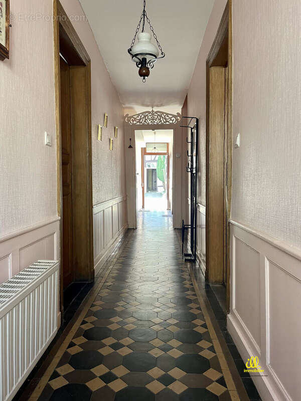 Maison à MAUBERT-FONTAINE