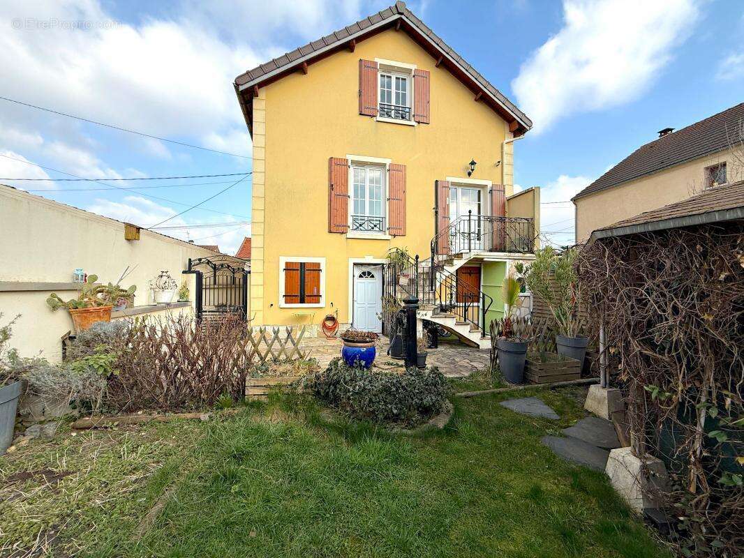 Maison à LIMEIL-BREVANNES