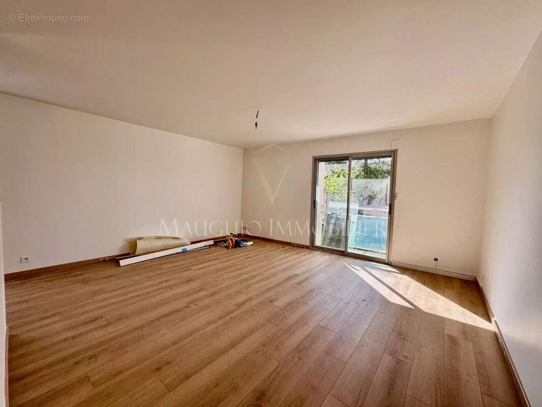 Appartement à MAUGUIO