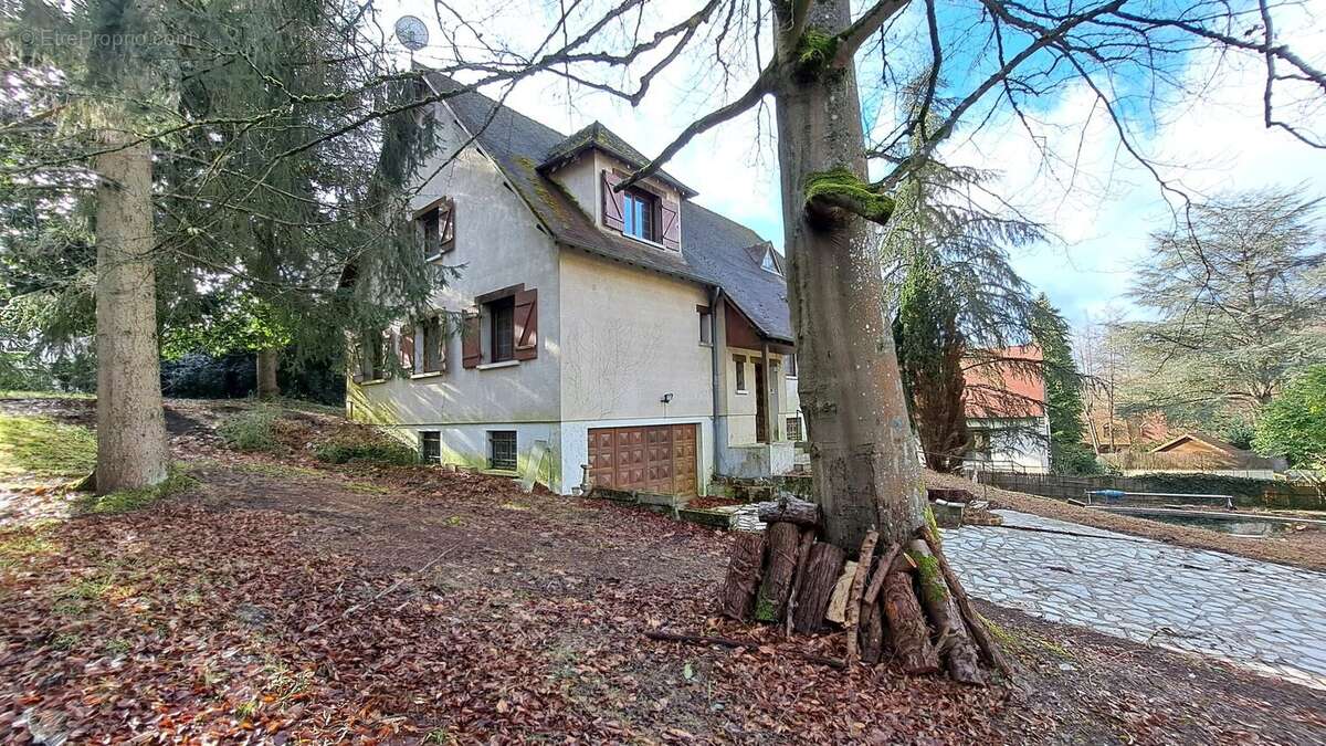 Maison à BRIIS-SOUS-FORGES