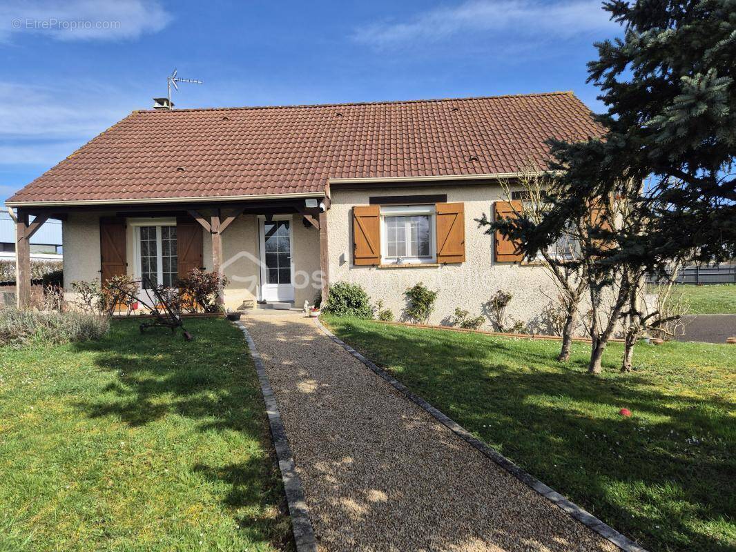 Maison à NEUVY-SUR-LOIRE