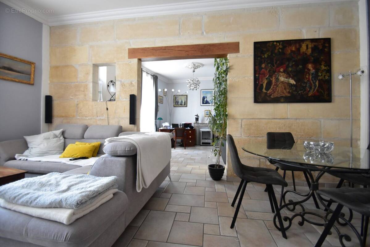 Maison à TONNAY-CHARENTE