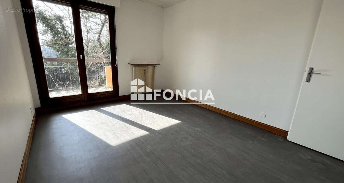 Appartement à SAINT-JULIEN-EN-GENEVOIS