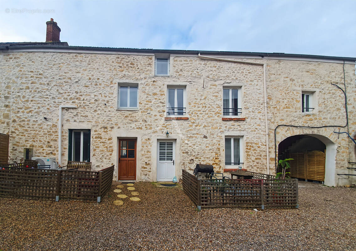 Maison à HARDRICOURT
