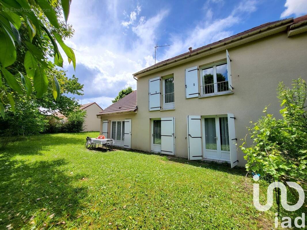 Photo 1 - Maison à CHATELLERAULT