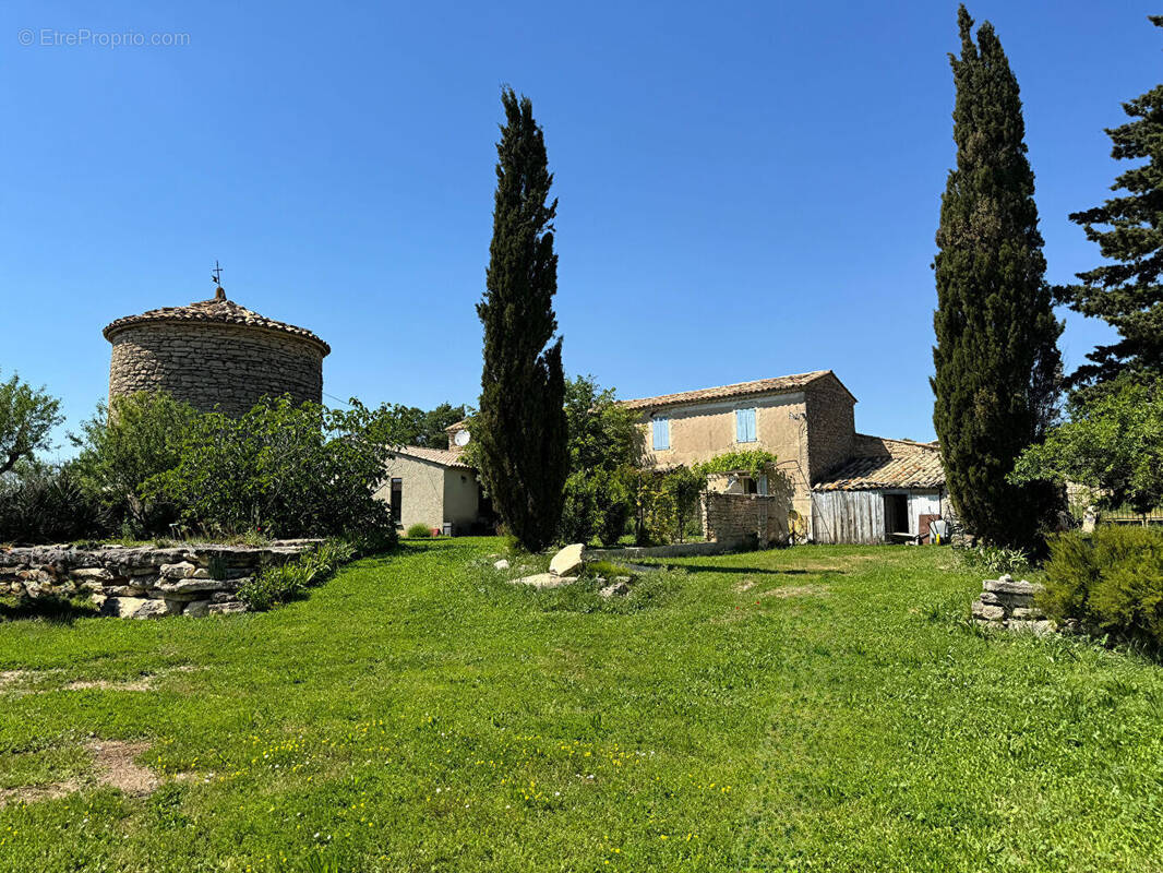 Maison à GORDES