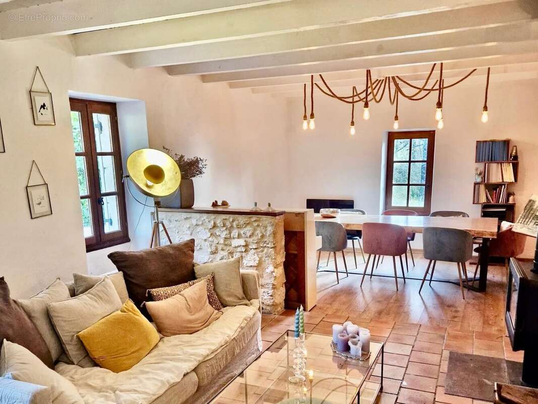 Maison à PINEUILH