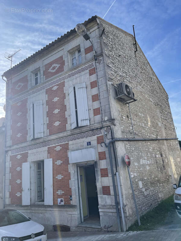 Maison à JARNAC