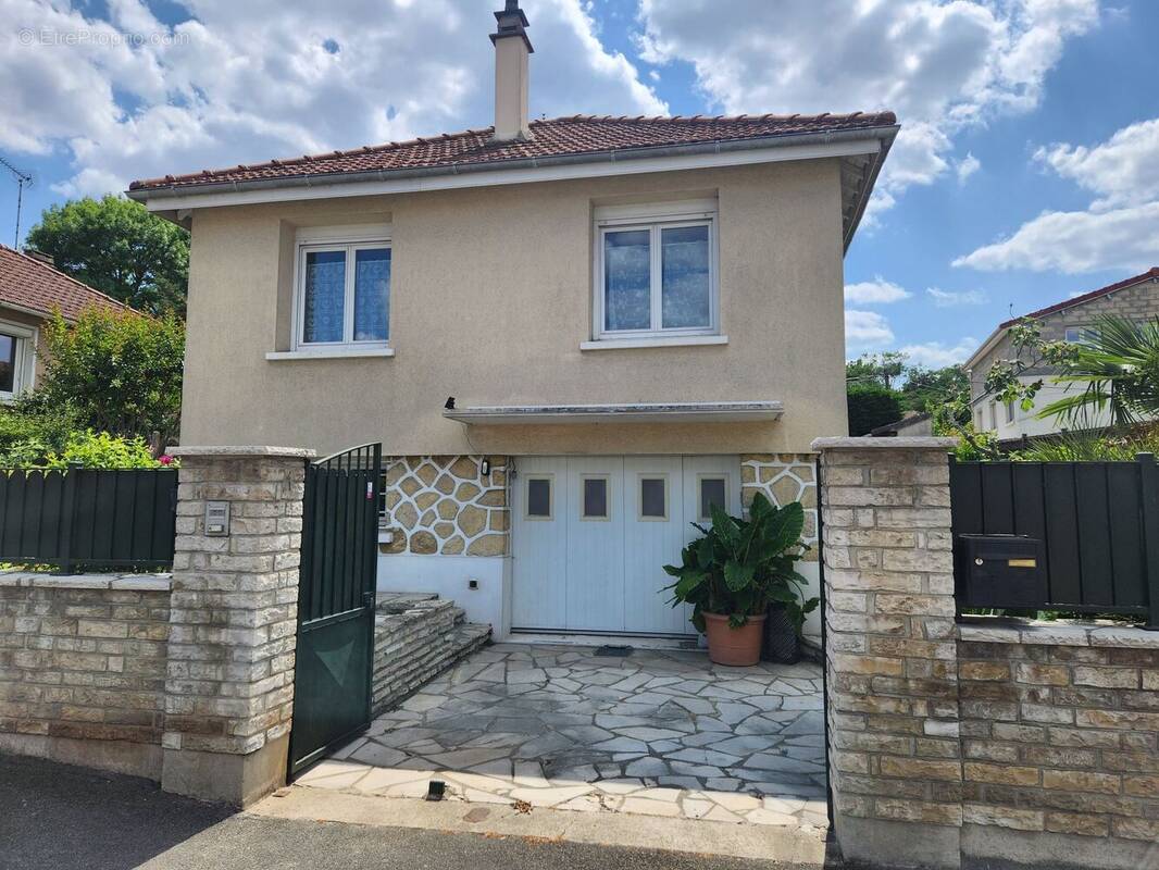 Maison à MONTIGNY-LES-CORMEILLES