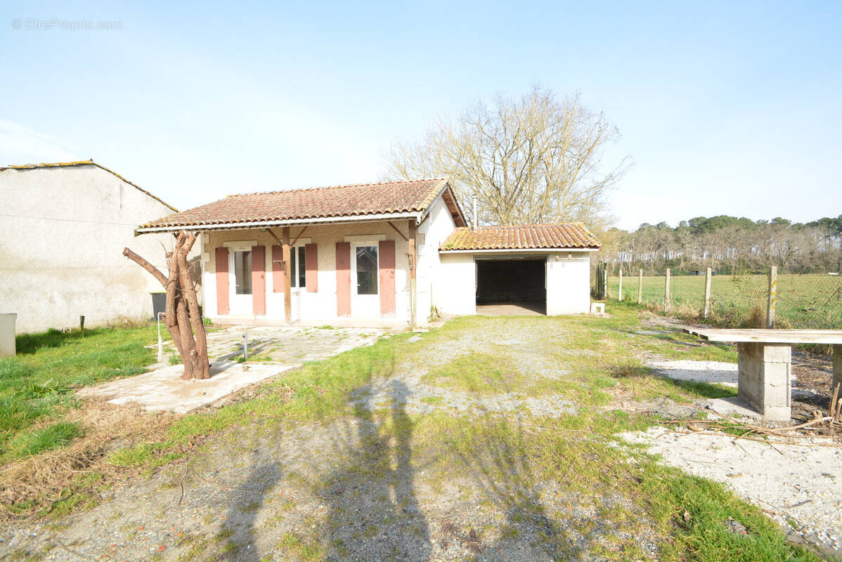Maison à LE PORGE