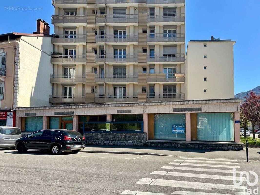 Photo 1 - Commerce à ALBERTVILLE