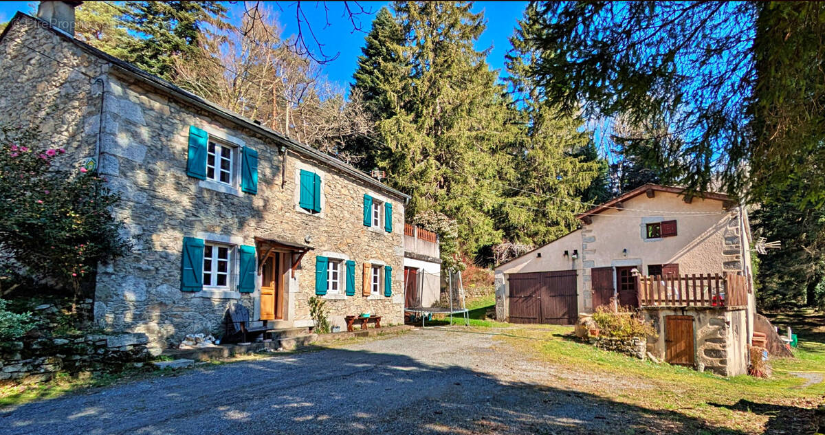 Maison à BRASSAC