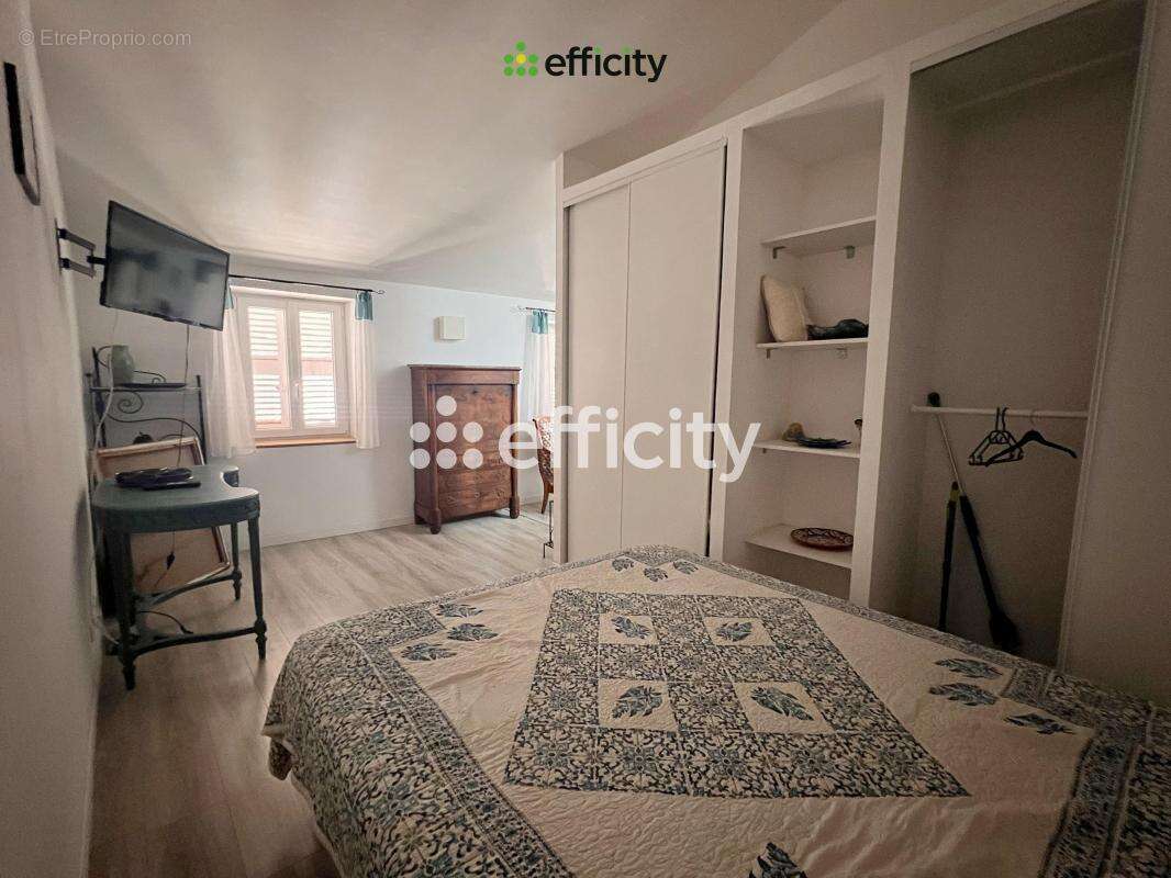 Appartement à LA CADIERE-D&#039;AZUR