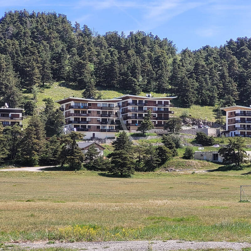 Appartement à GREOLIERES