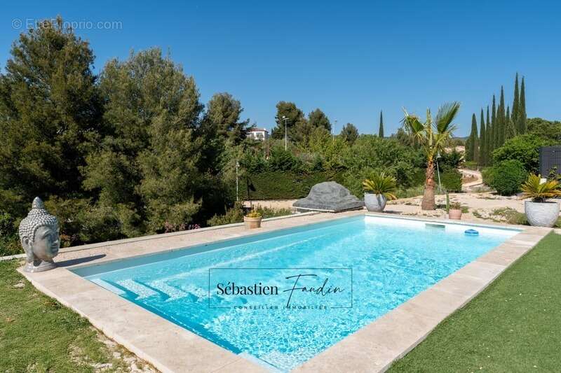 Maison à LE CASTELLET