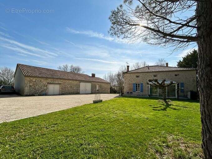 Maison à SEMPESSERRE