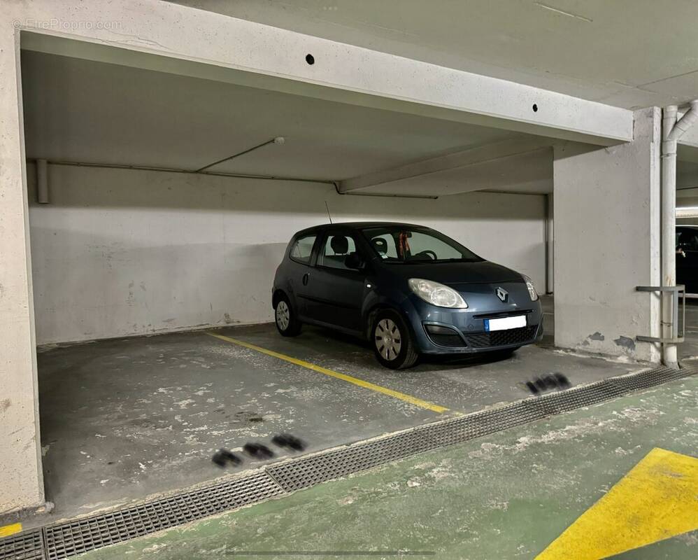 Parking à PARIS-15E