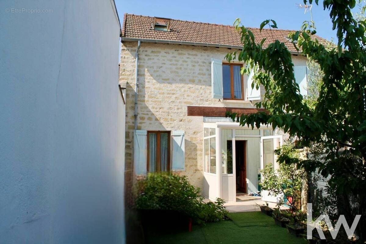 Maison à VERNEUIL-SUR-SEINE