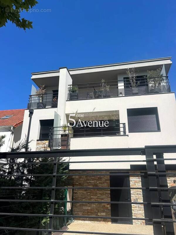 Appartement à SAINT-MAUR-DES-FOSSES