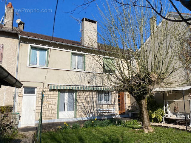 Maison à SAINT-CERE