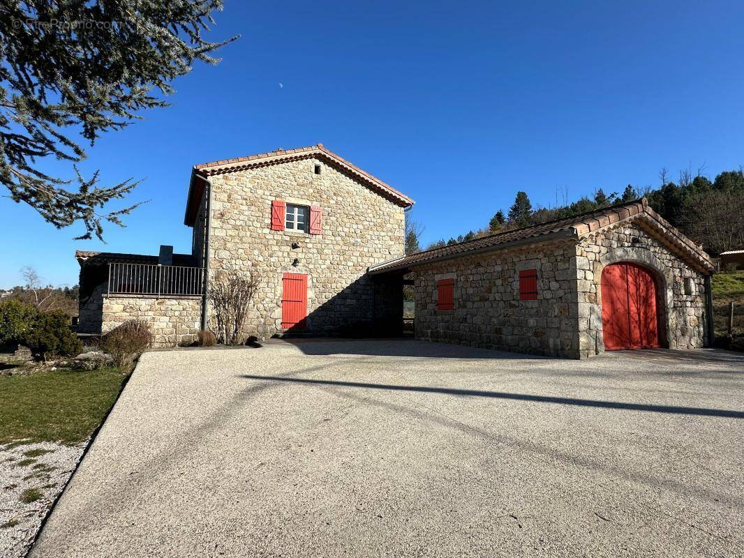 Maison à JAUJAC