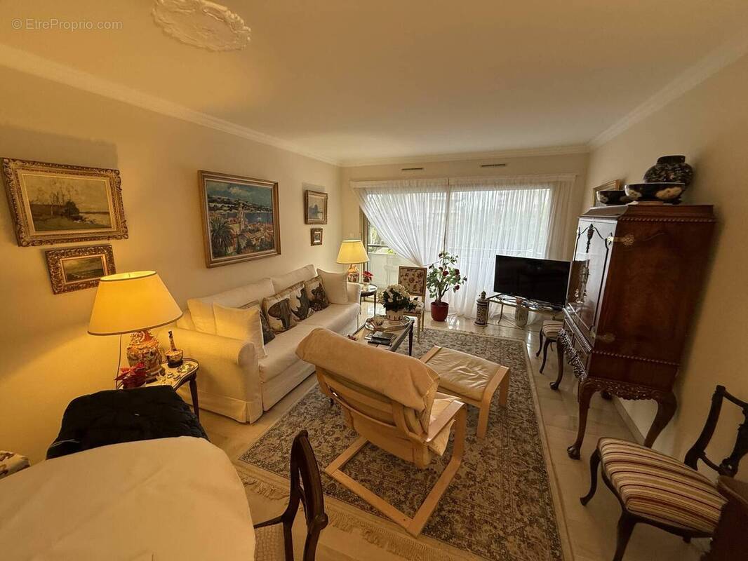 Appartement à LE CANNET