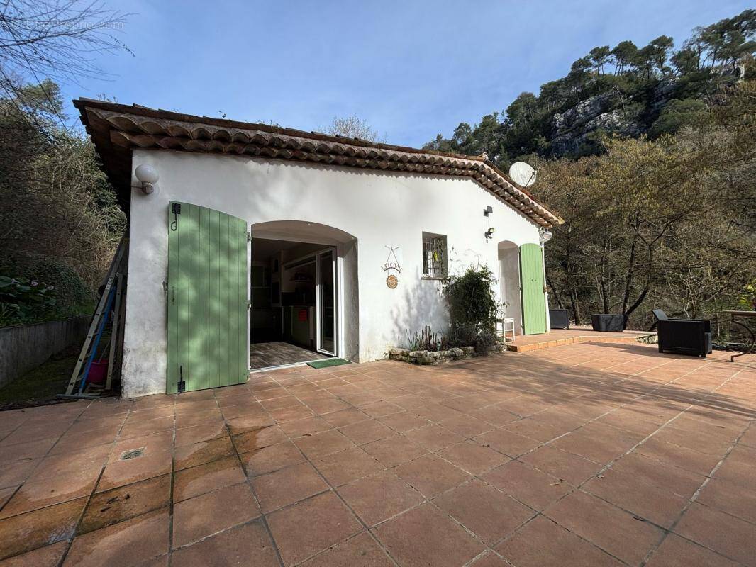 Maison à ROQUEFORT-LES-PINS