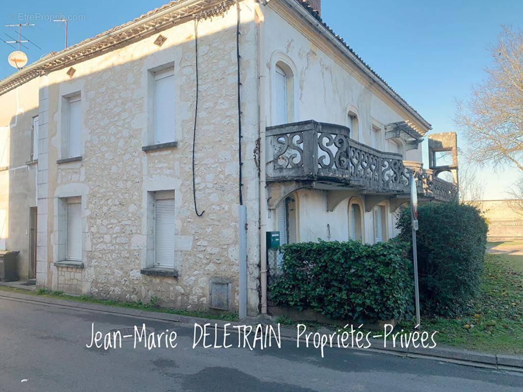 Maison à VELINES