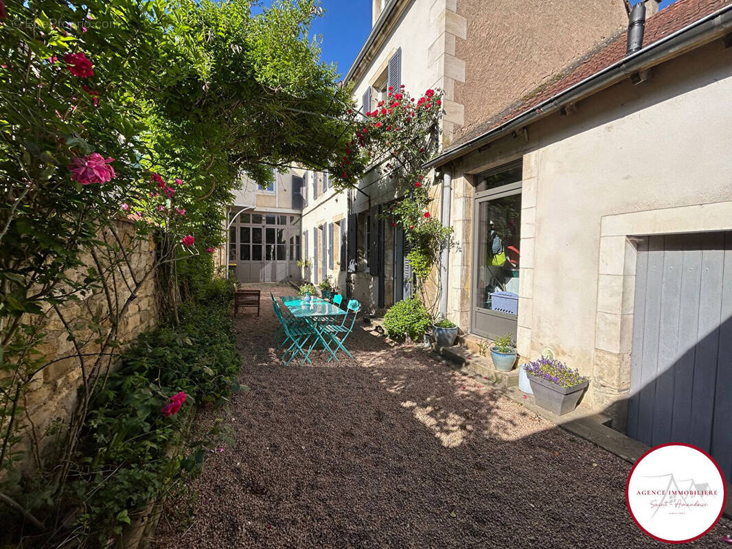 Maison à SAINT-AMAND-MONTROND