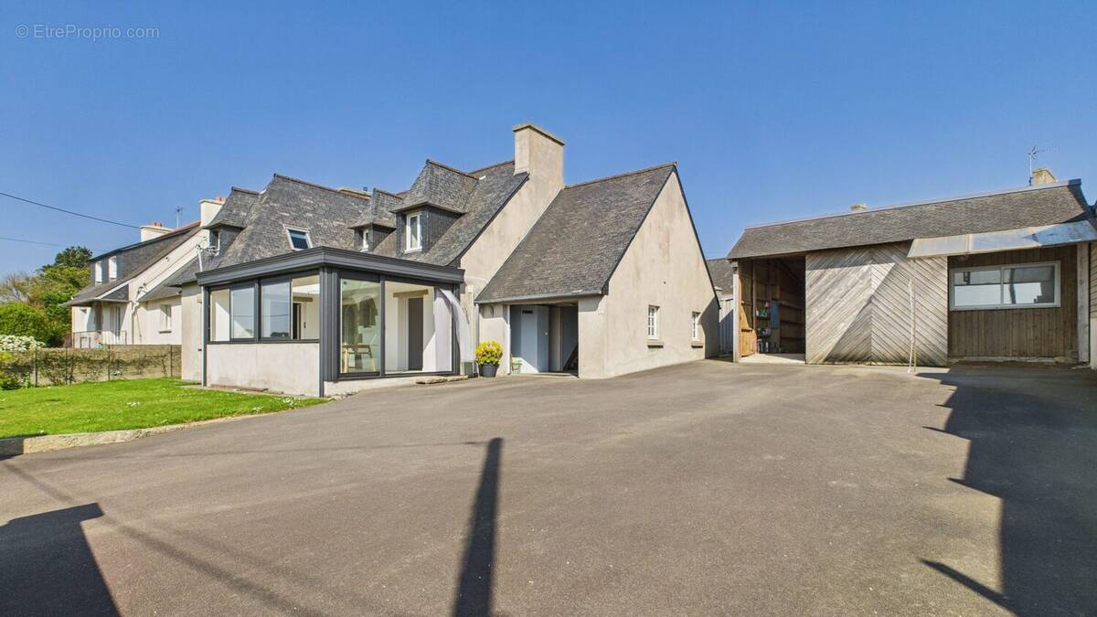Maison à PLOUGASNOU
