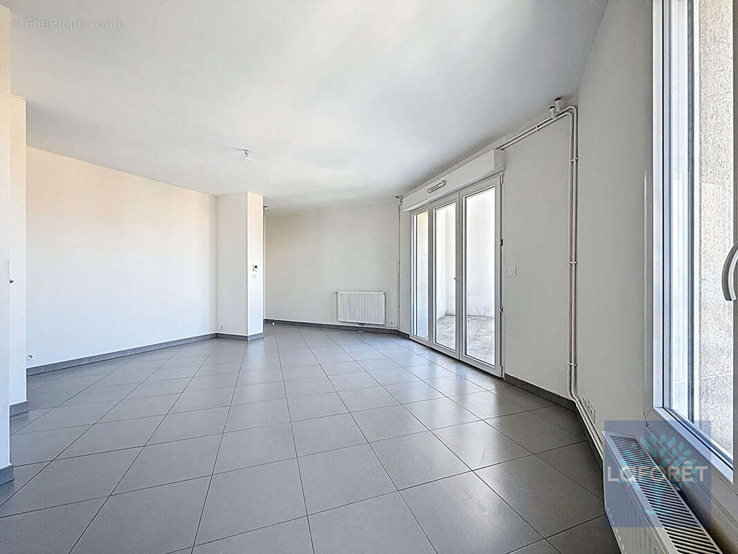 Appartement à CHILLY-MAZARIN