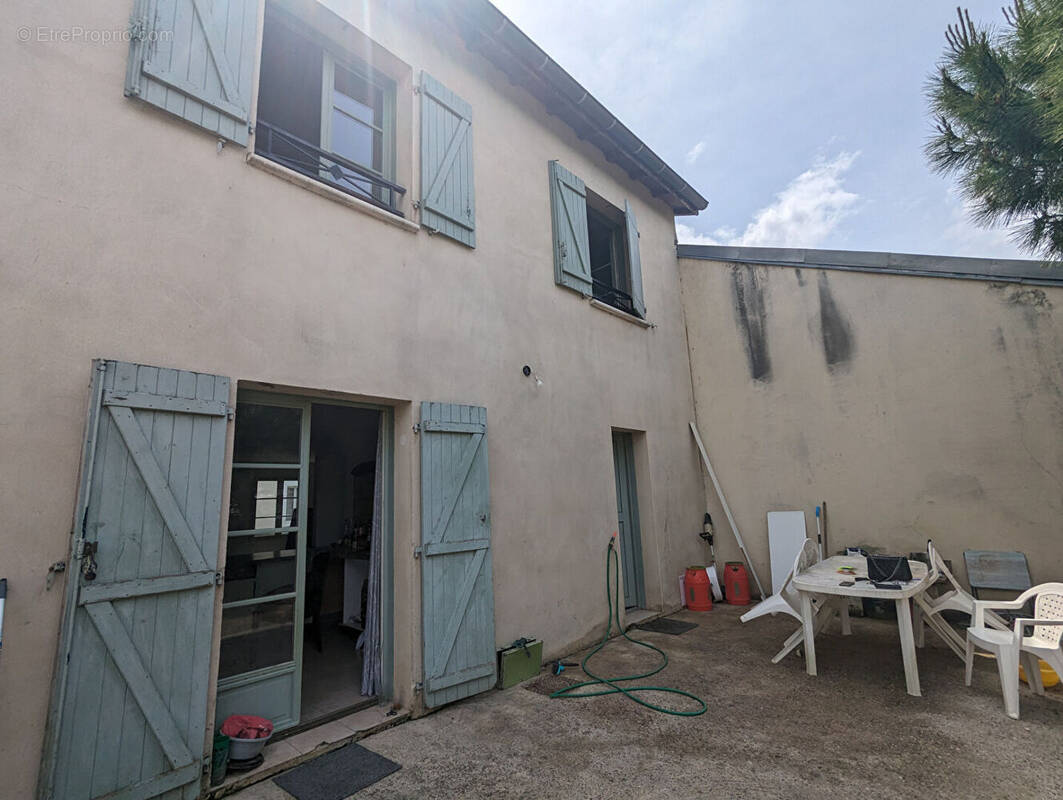 Maison à POMMEVIC
