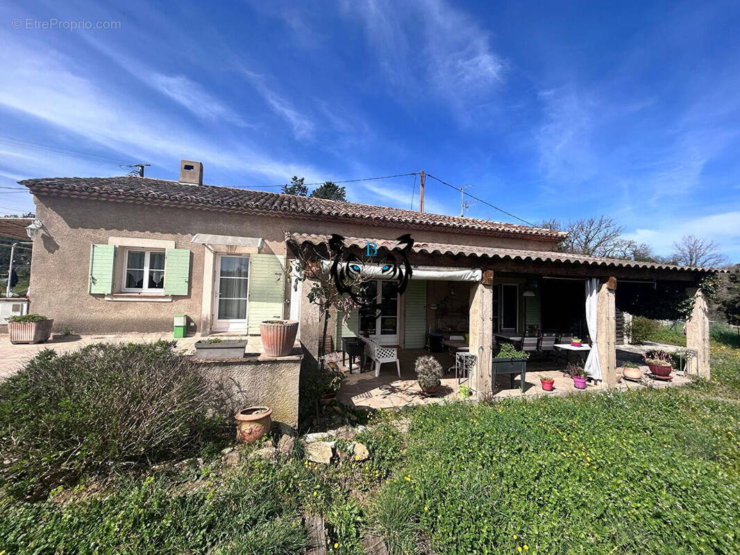 Maison à ROQUEBRUNE-SUR-ARGENS